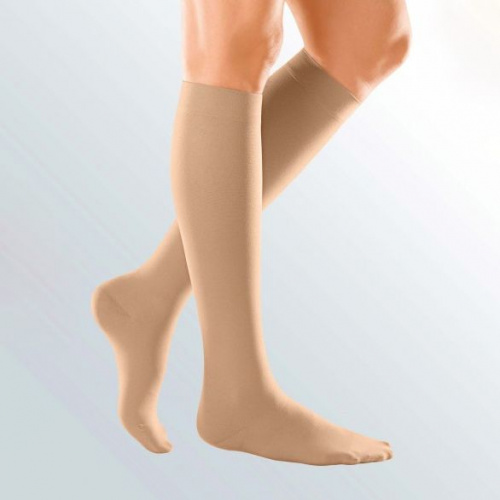Дуомед чорапи до колено  CCL1 (18-21 mmhg) и CCL2 (23-32 mmhg)
